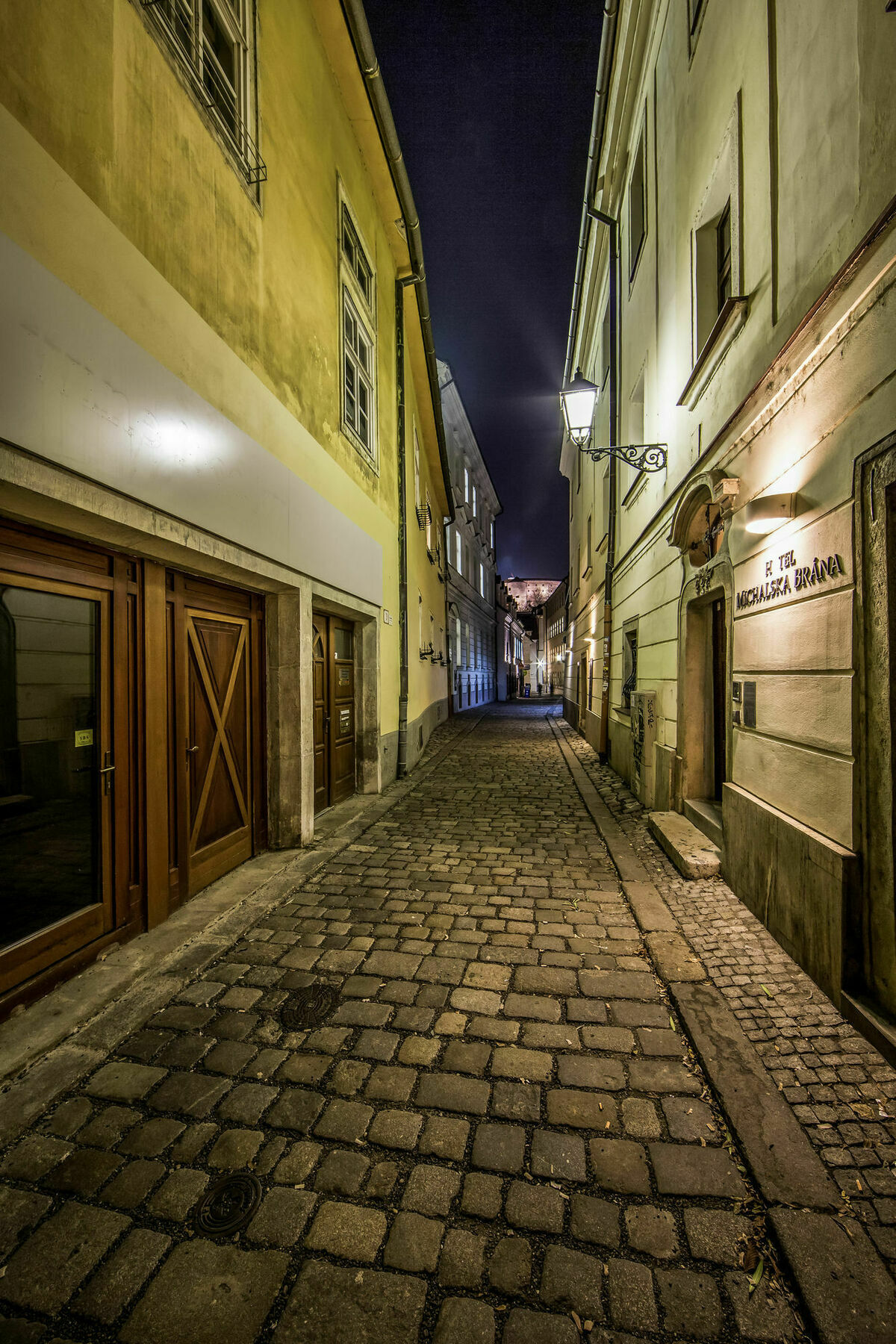 Aplend City Bastova 1 Bratislava Dış mekan fotoğraf